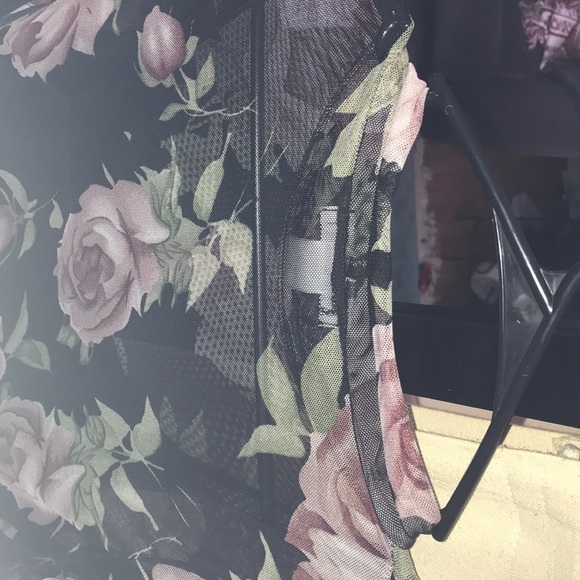 OBSESSIVE LOVE (lg) Floral CvrUp & Blk Dress - Picture 11 of 12